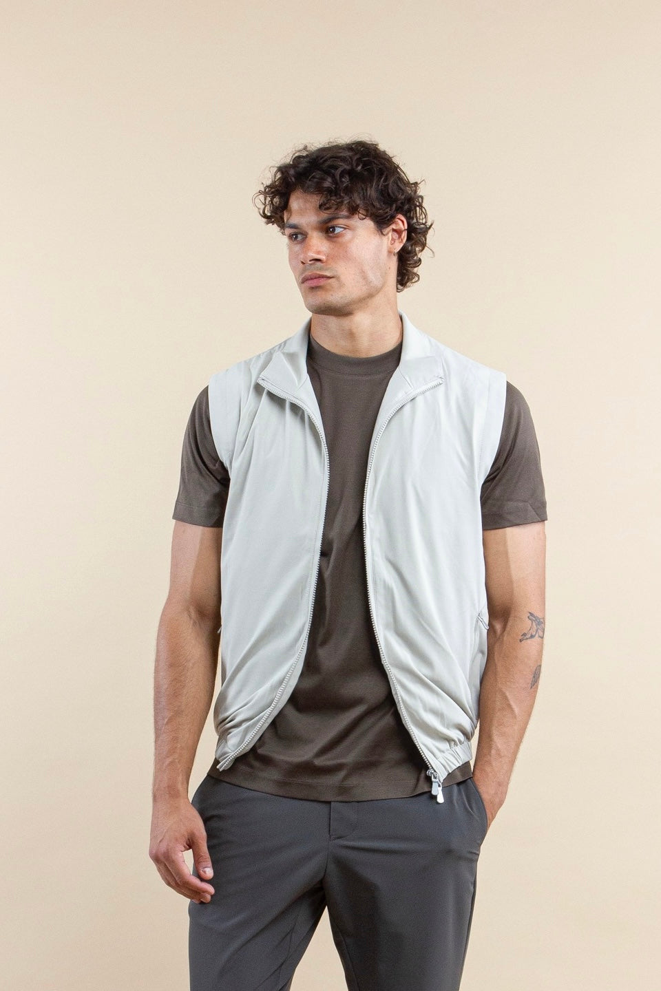 TECH SHORTSLEEVE GILET