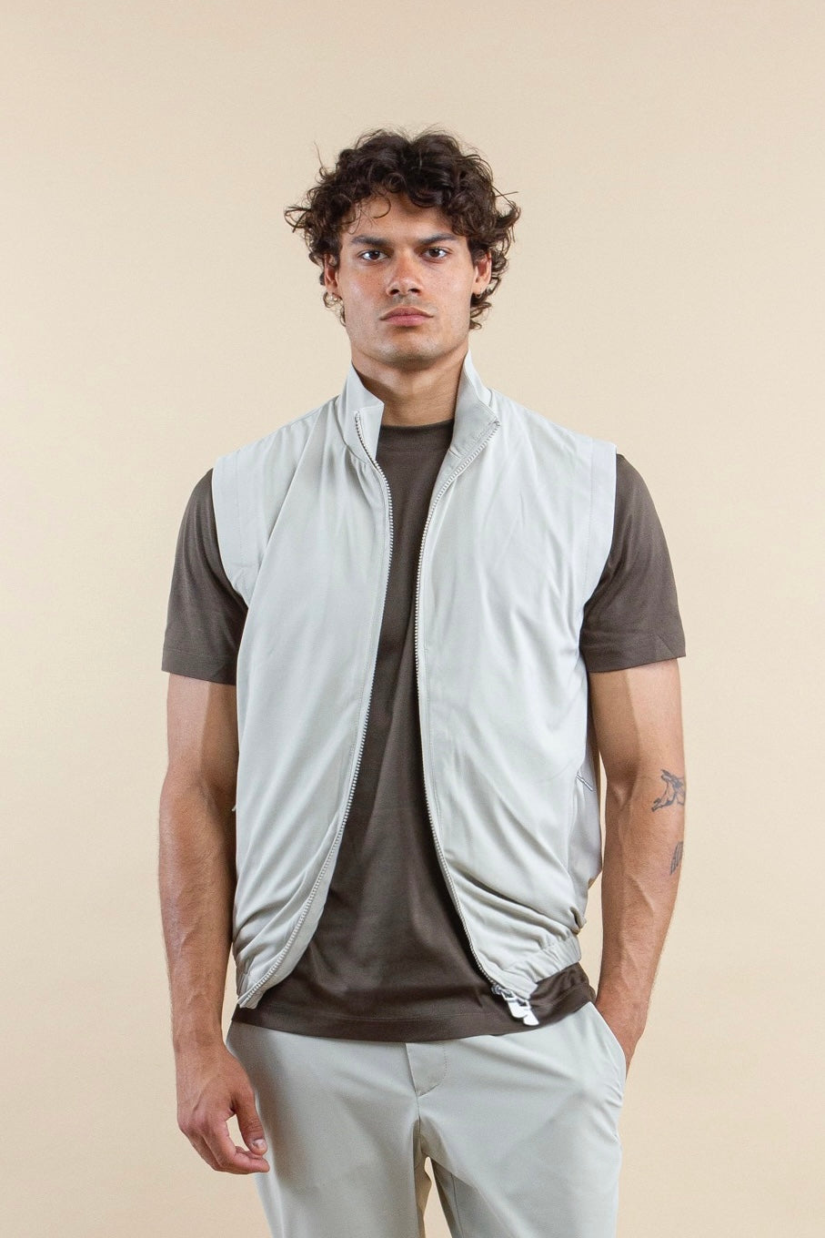 TECH SHORTSLEEVE GILET