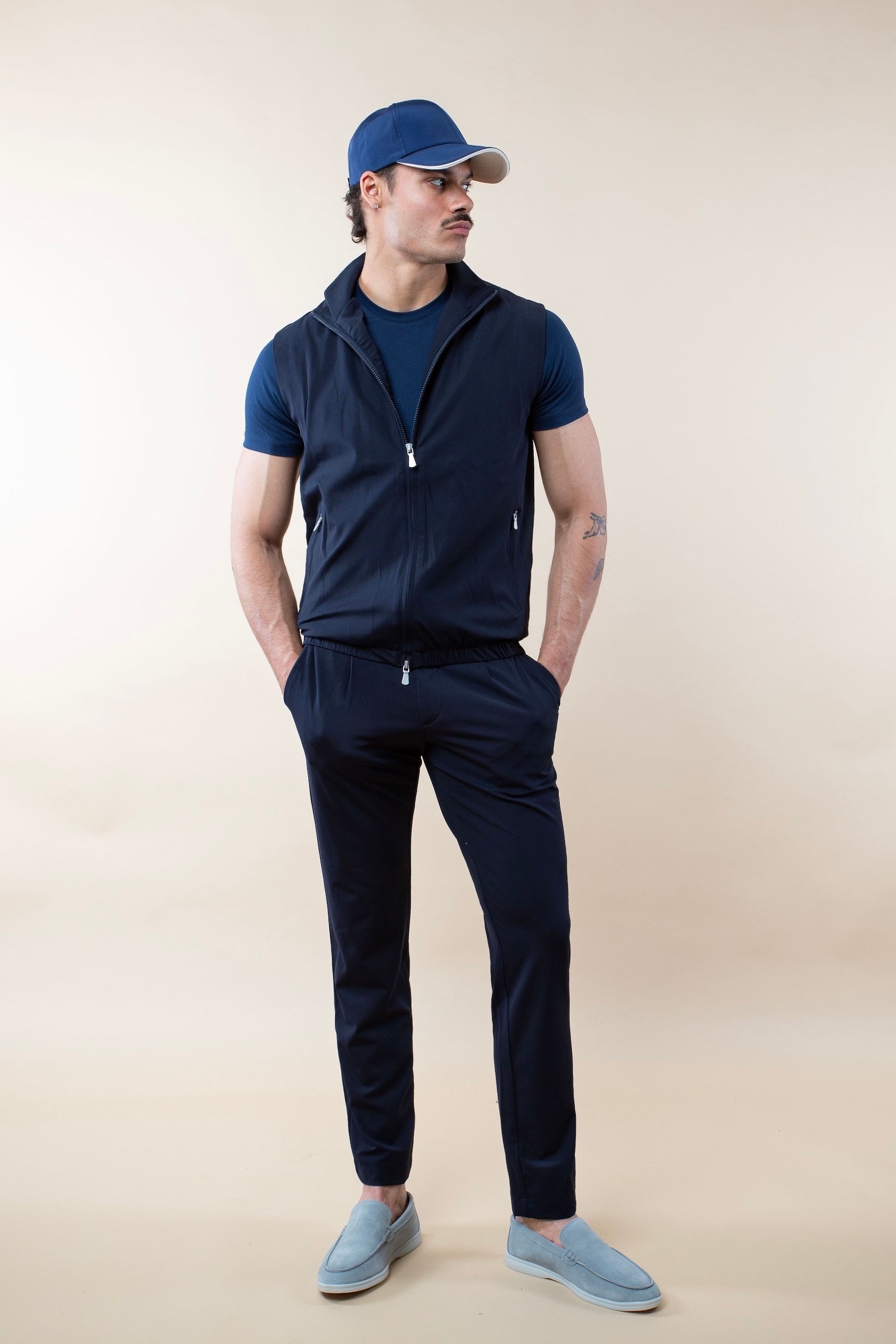 TECH SUIT SHORTSLEEVE